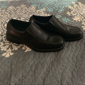 Men’s dress shoes